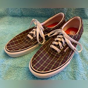 VANS WOMENS SIZE 12, MENS SIZE 10.5 NAVY MAROON TAN PLAID SNEAKERS